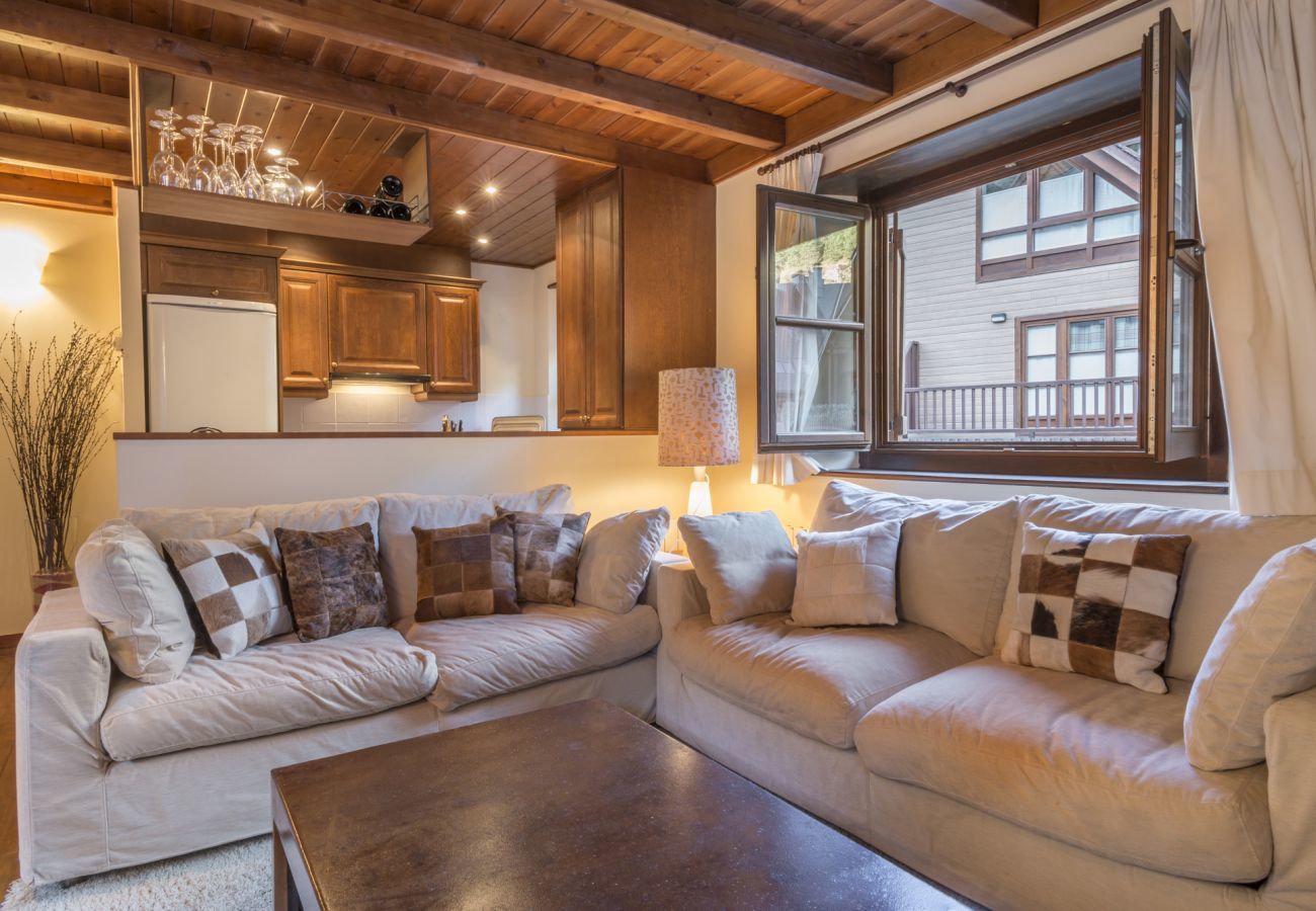 Salón Jireta Totiaran, apartamento en Val de Ruda, Baqueira