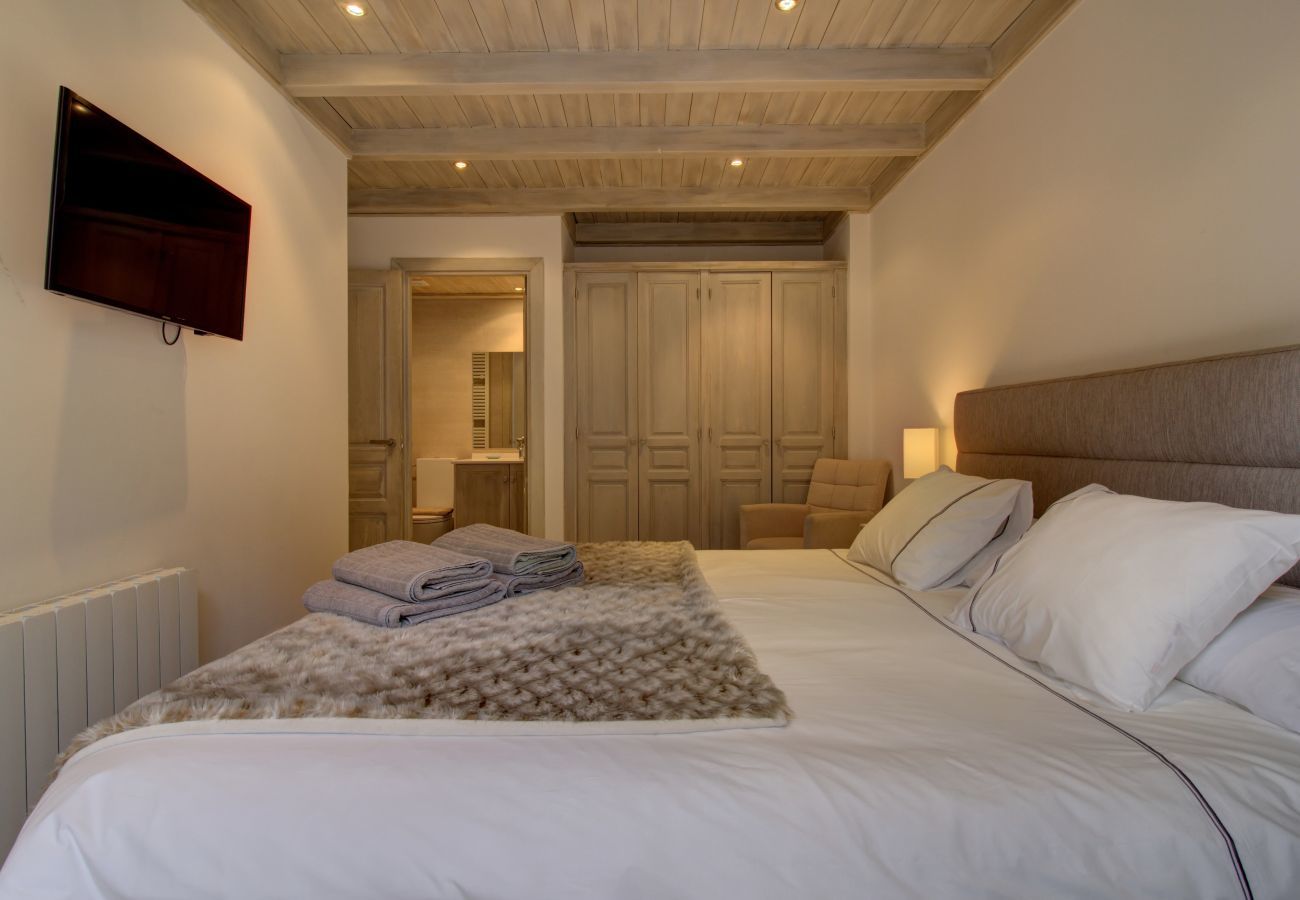 Dormitorio apartamento Varrados by Totiaran a pie de pistas