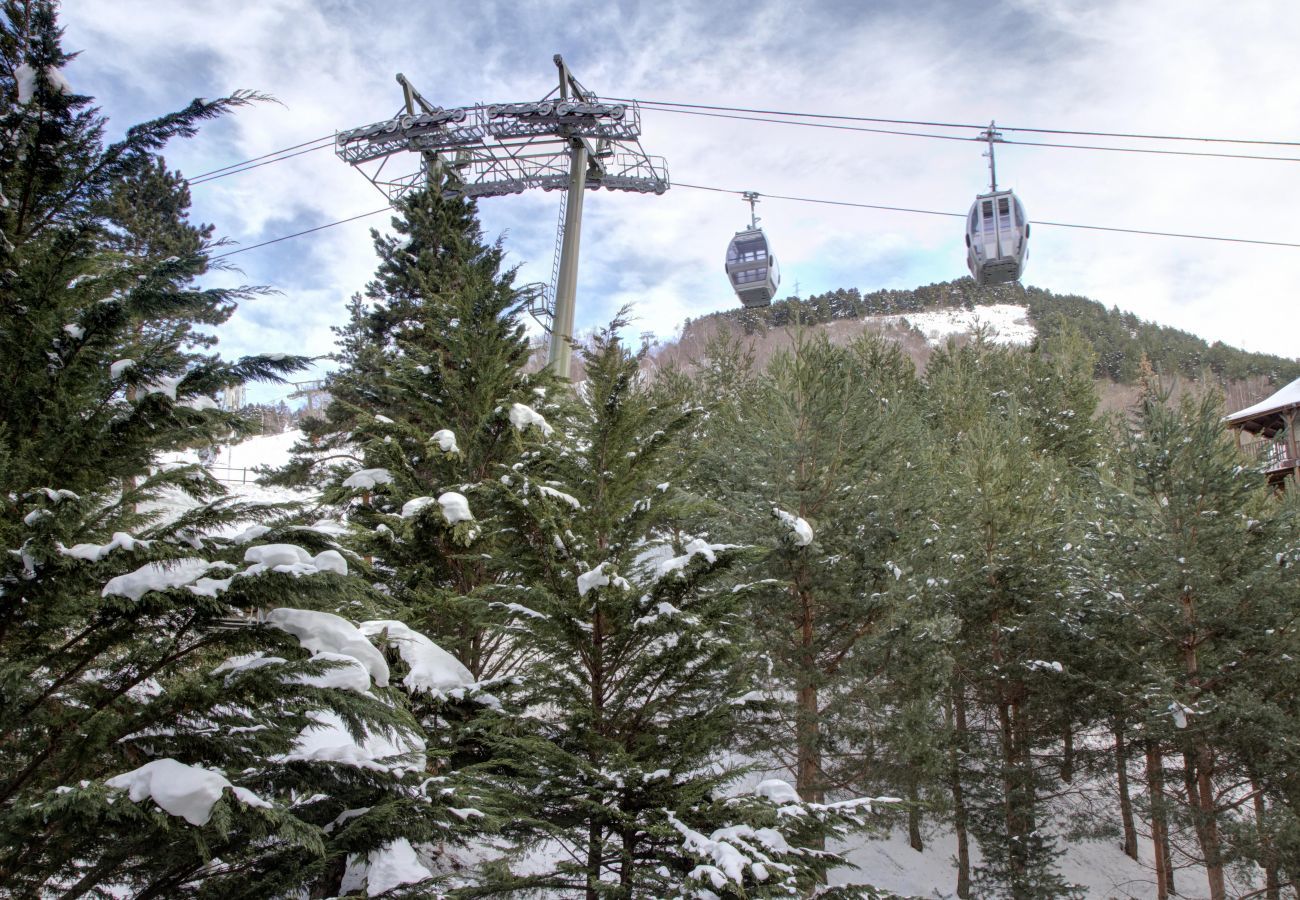 Eth Pradeth by Totiaran vistas, Baqueira centro, a pie de pistas