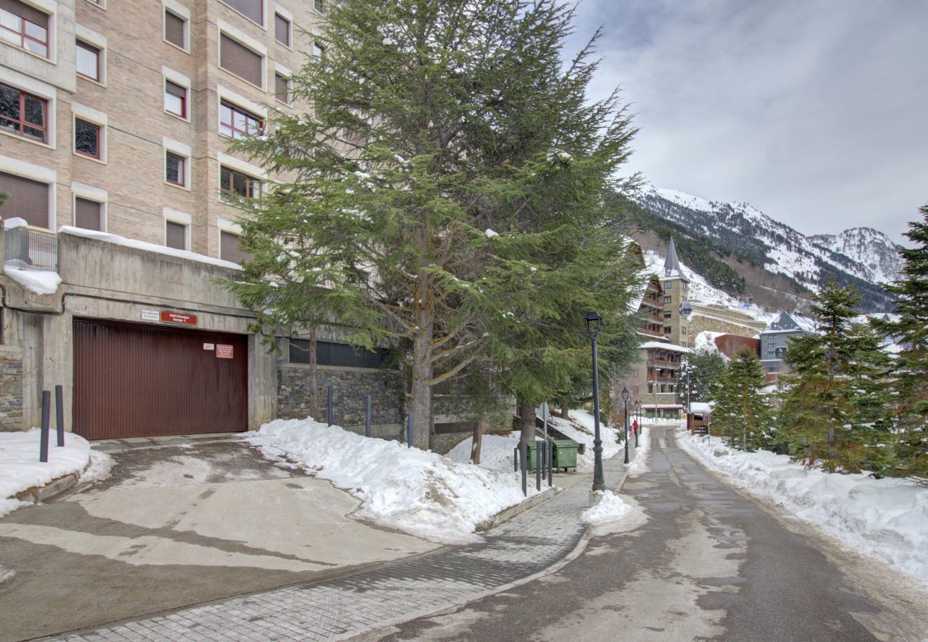 Eth Pradeth by Totiaran vistas, Baqueira centro, a pie de pistas