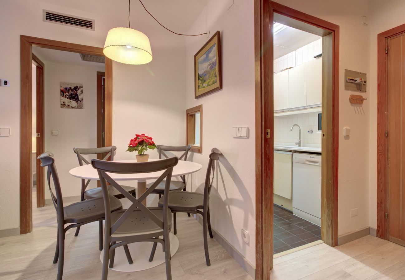 Salon-Comedor Eth Turcalh by Totiaran, apartamento Baqueira