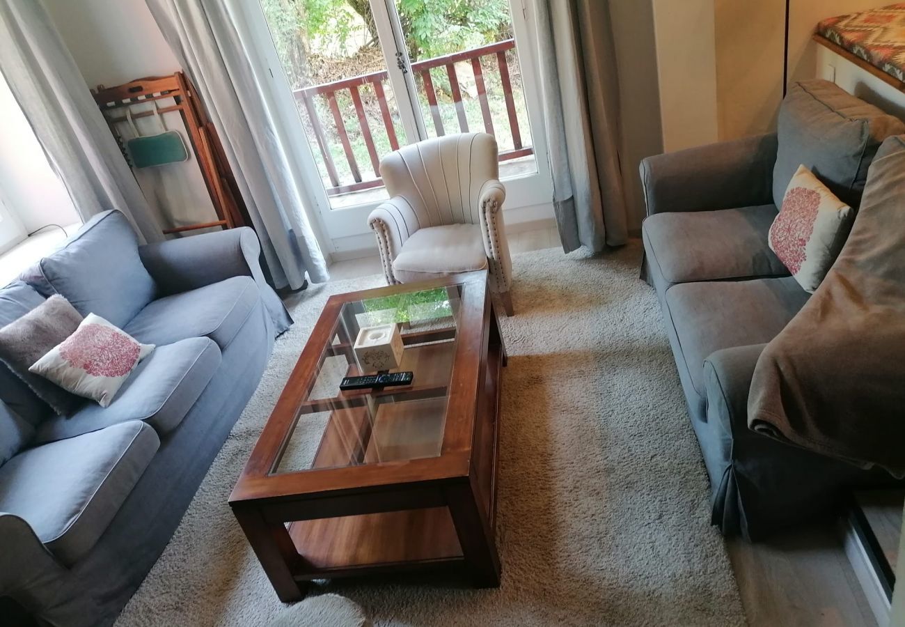 Comedor de la Casa Aneto by Totiaran. Situada en Unha