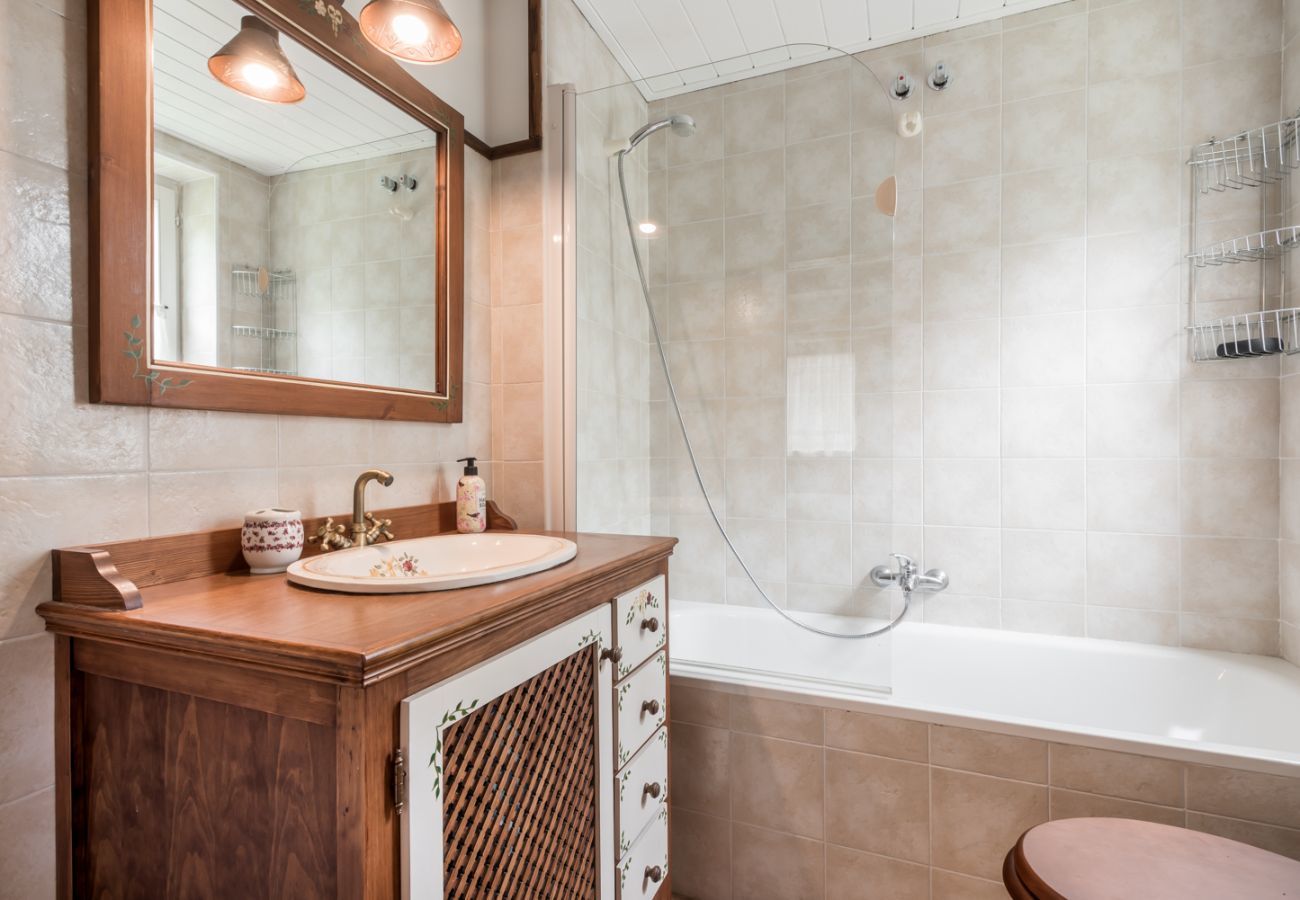 Precioso cuarto de baño del apartamento Cap dera Vila by Totiaran en Vielha. A 20 minutos de Baqueira