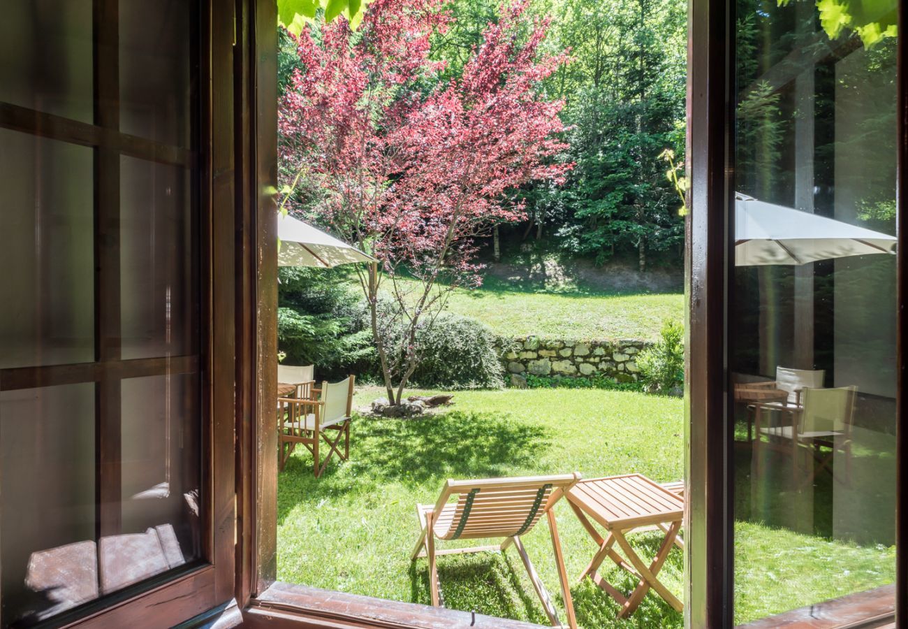 Lovely garden de la Casa Es Pletieus by Totiaran, in Arties, Val de Arán