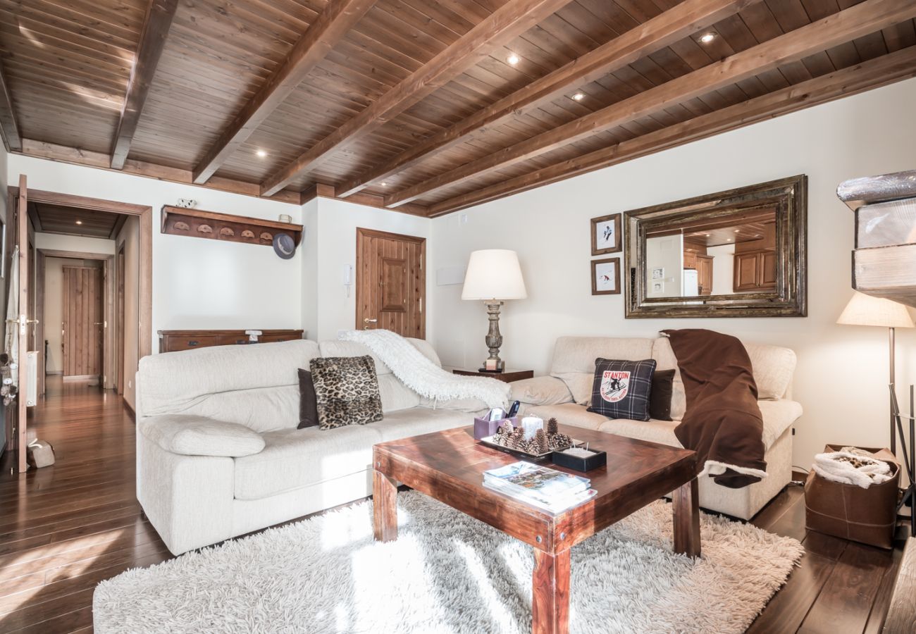 Apartment in Baqueira - Craba by Totiaran