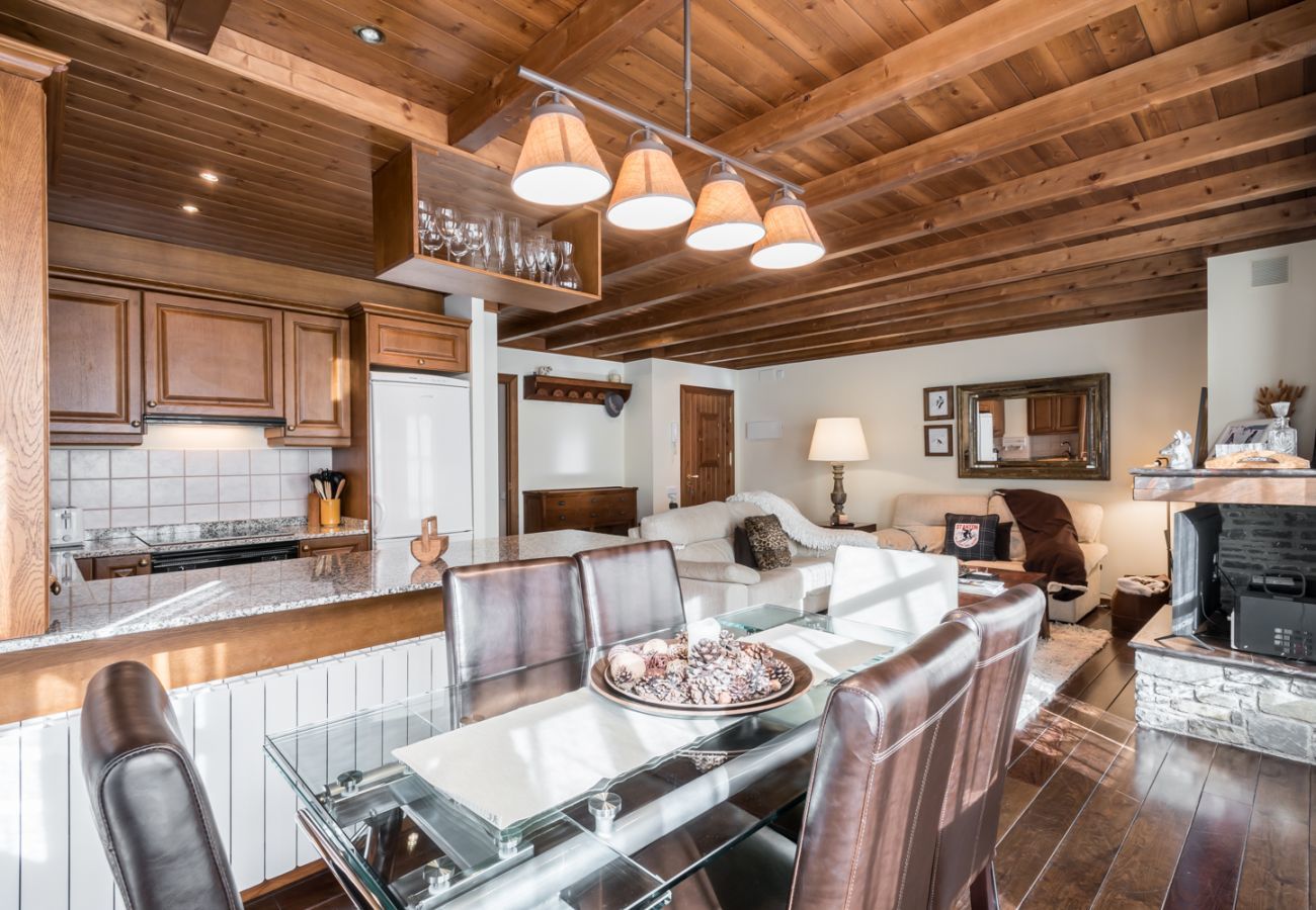 Apartment in Baqueira - Craba by Totiaran