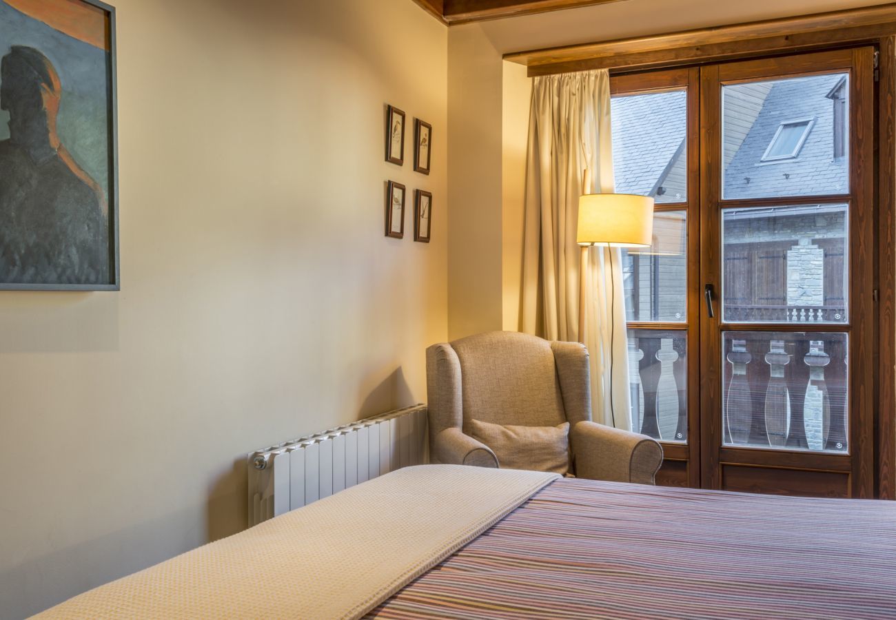 Apartment in Baqueira - Jireta by Totiaran