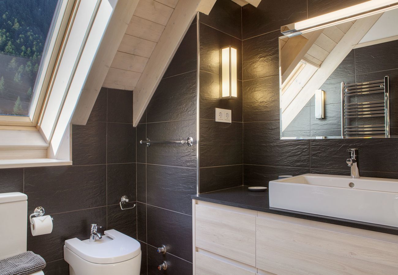 House in Baqueira - Casa Hereisho by Totiaran