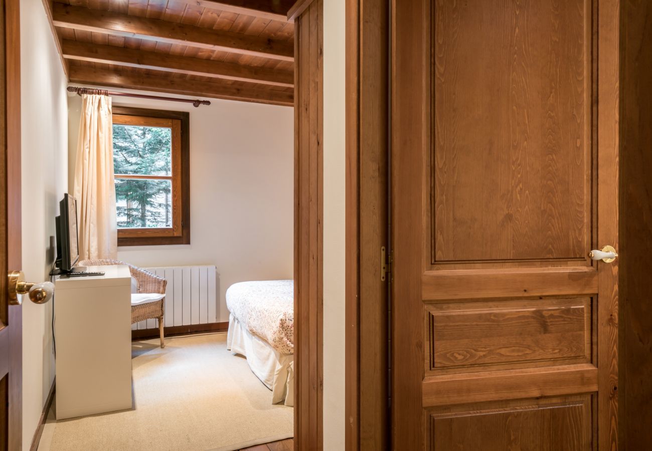 Apartment in Baqueira - Esquiros by Totiaran