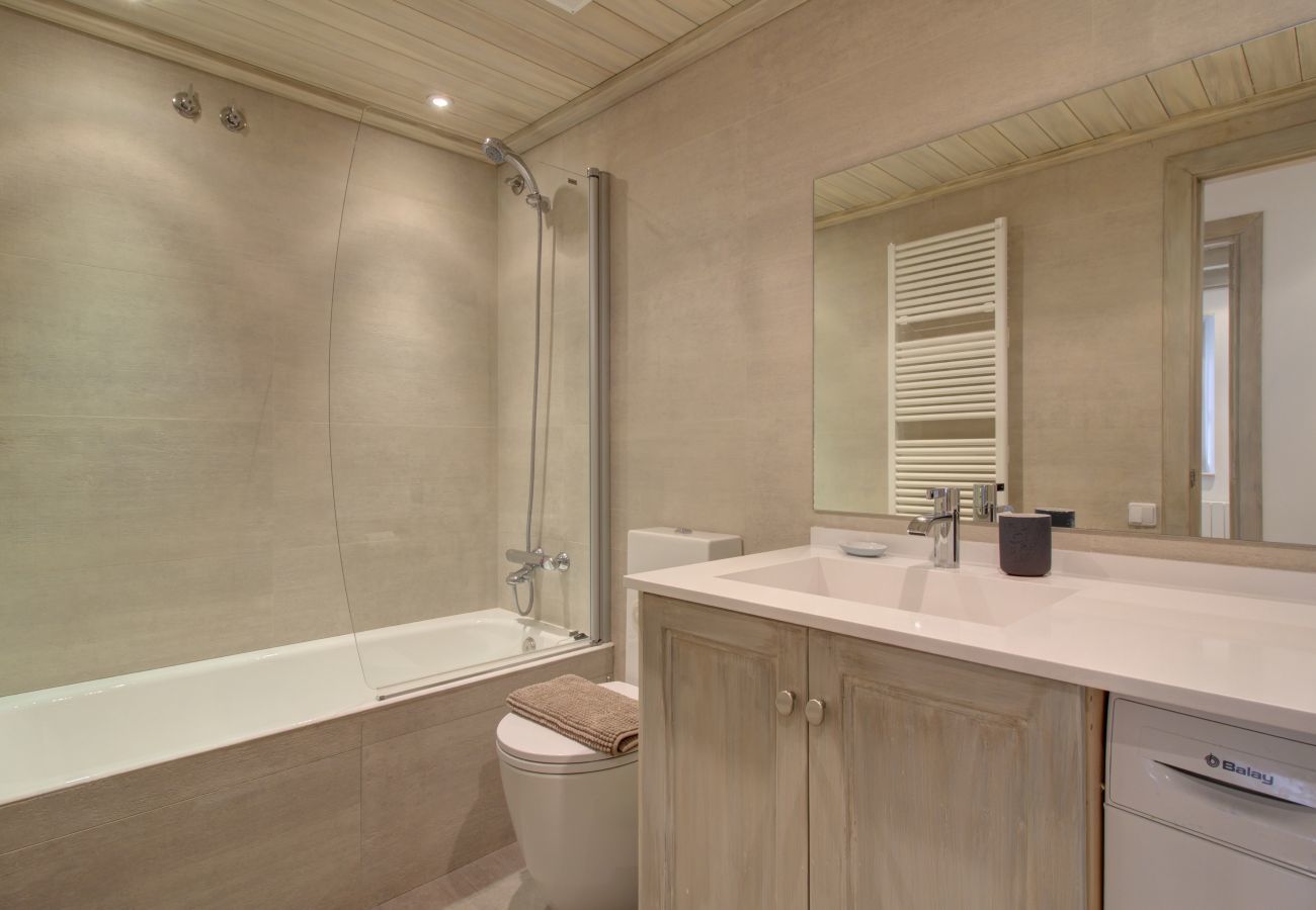 Bathroom of the Varrados by Totiaran apartment at the foot of the slopes