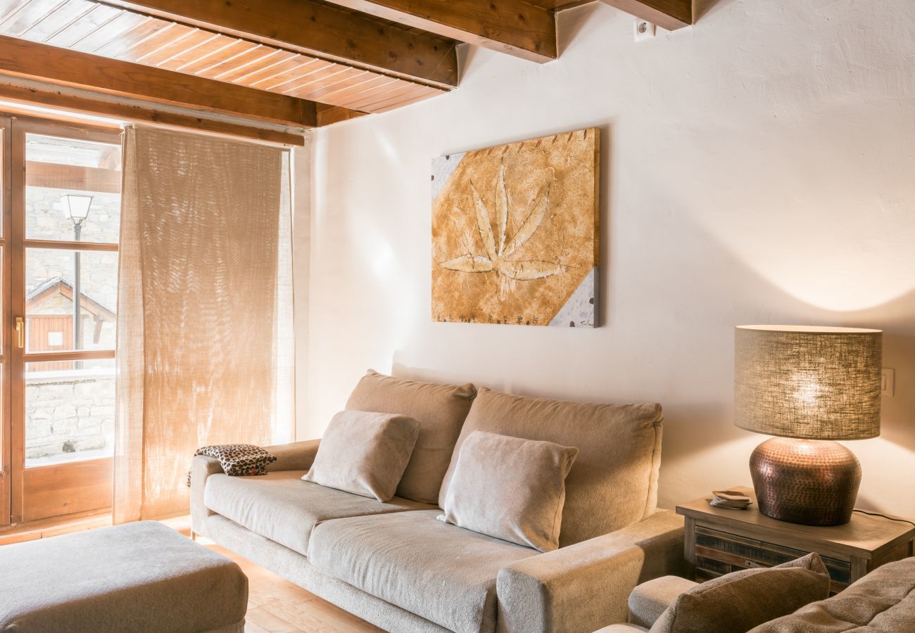 House in Casarilh - Casa Salient by Totiaran