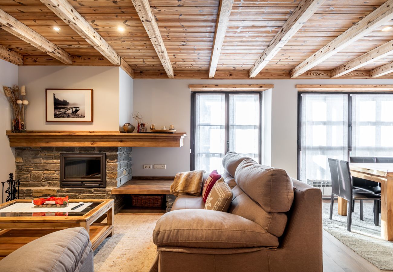Apartment in Baqueira - Molieres by Totiaran