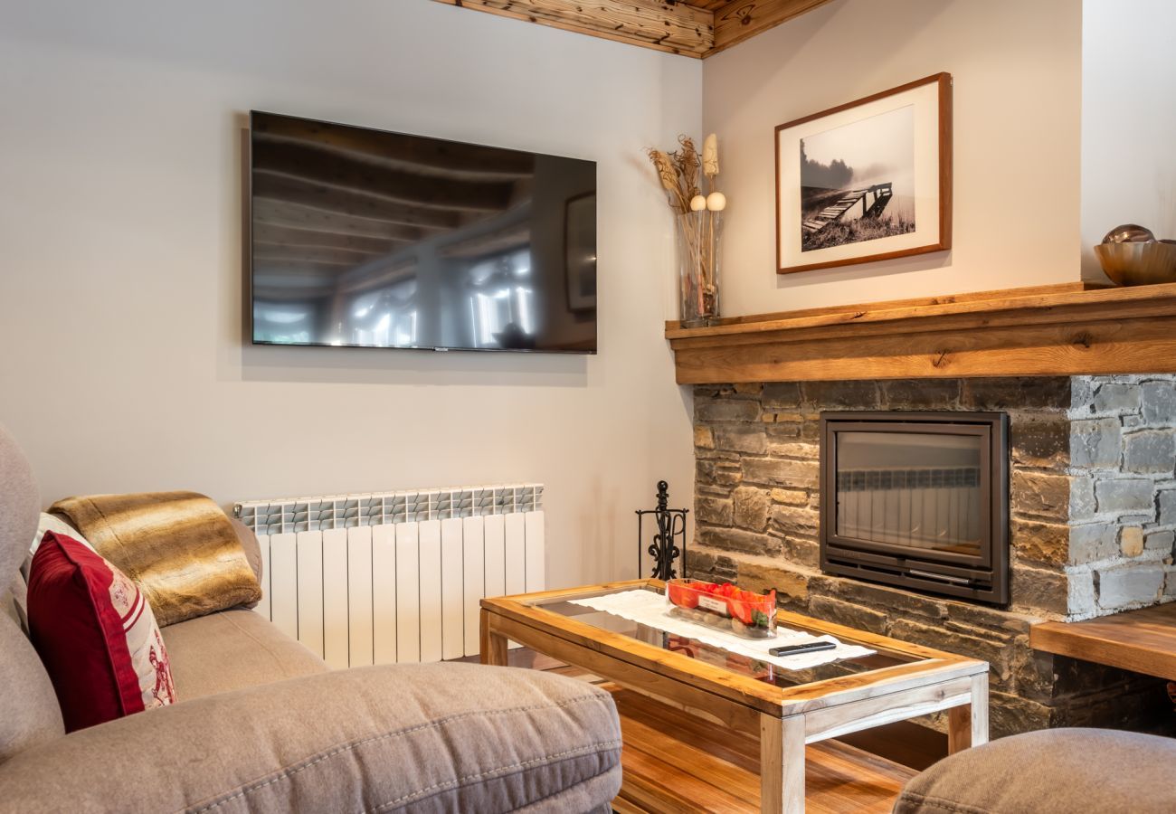 Apartment in Baqueira - Molieres by Totiaran