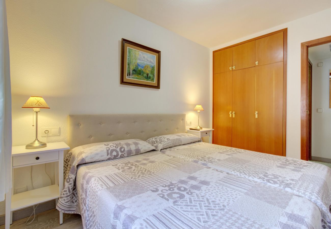 Master bedroom Eth Turcalh by Totiaran, Baqueira apartment on the slopes
