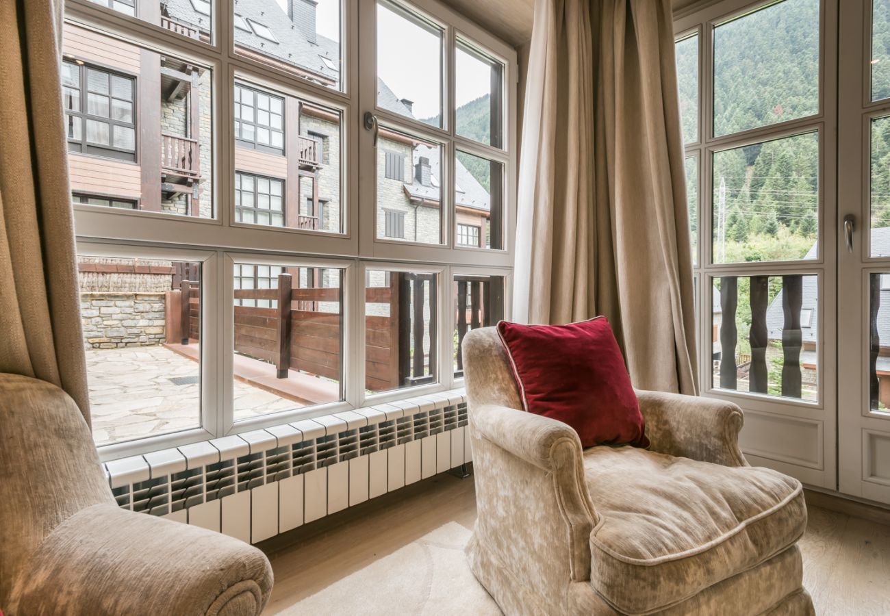 Apartment in Baqueira - Dossau By Totiaran