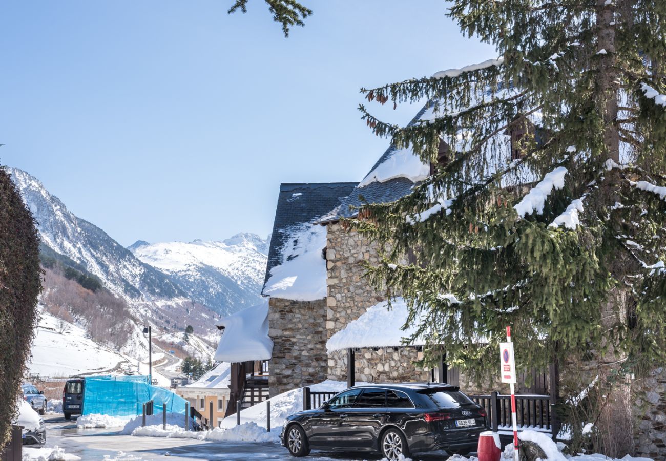 House in Baqueira - Casa Blanhiblar by Totiaran