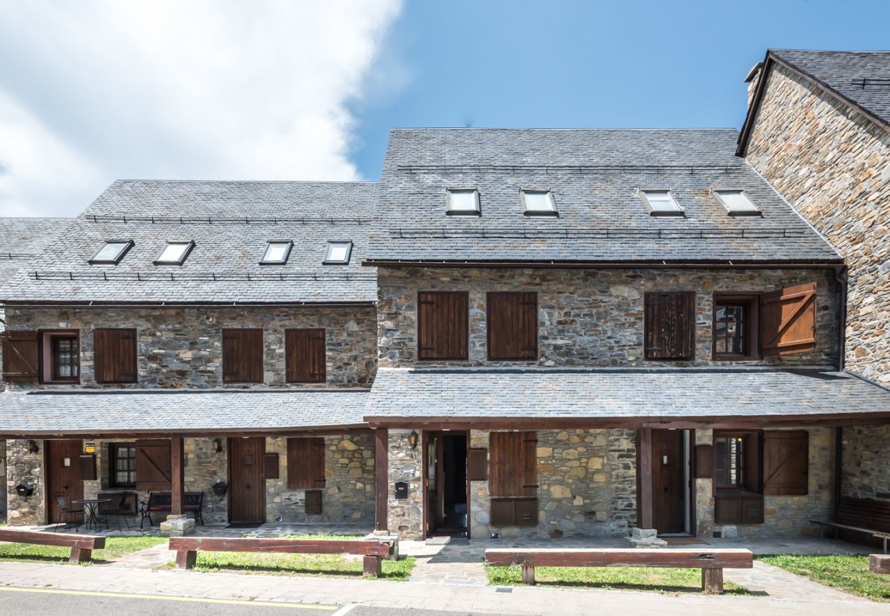 House in Salardú - Casa Pinarrets by Totiaran