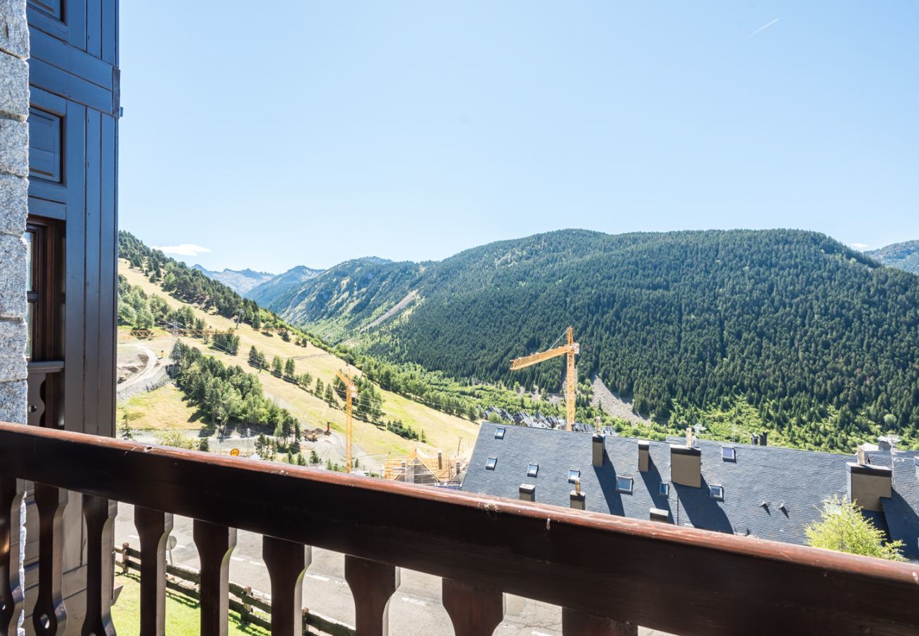 Apartment in Baqueira - Egua  by Totiaran