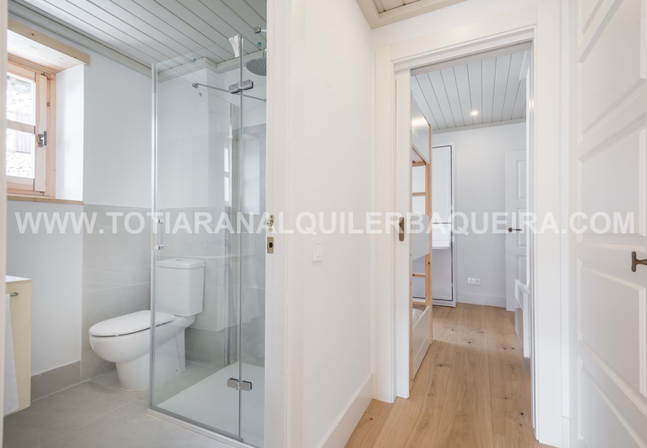 Apartment in Baqueira - Egua  by Totiaran
