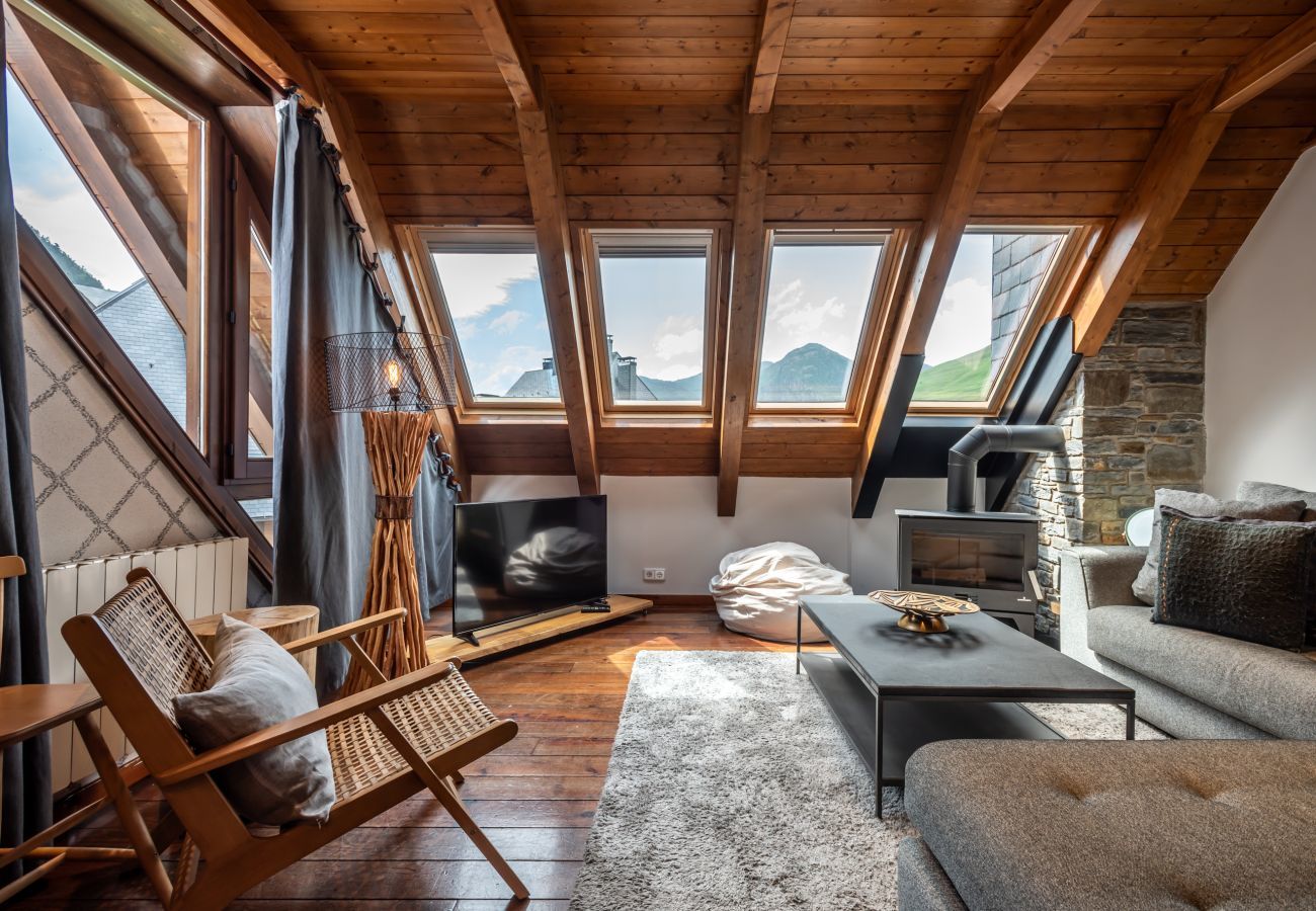 Apartment in Baqueira - Cigalera by Totiaran