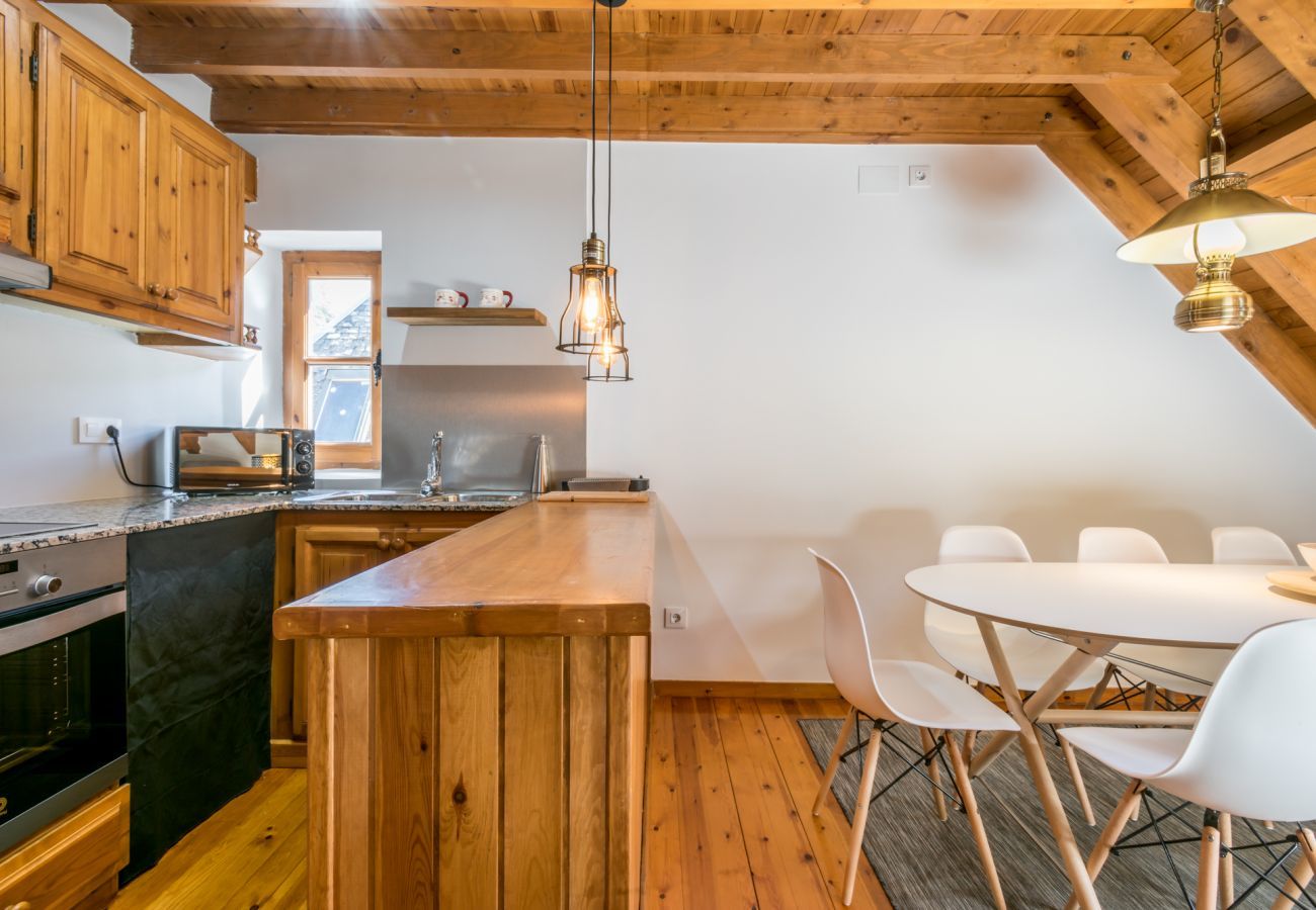 Appartement à Arties - Liat by Totiaran